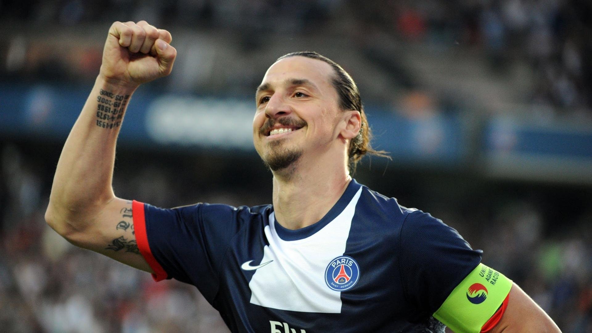 中国足球联赛明星球员形象宣传加强,足球名星中国